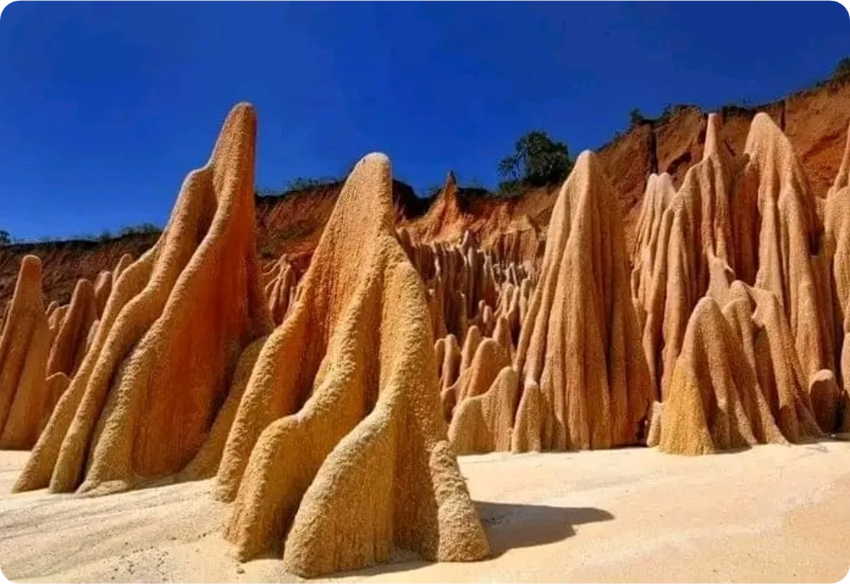 Formations des Tsingy Rouges